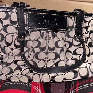 Coach Black and Cream Shoulder Bag